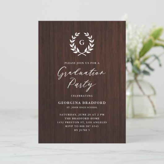 Invitation Monogram Laurel Wreath Rustic Wood Graduation (Debout devant)