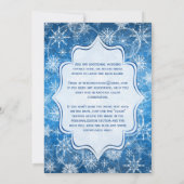 Invitation Monogramme bleu et flocons de neige blancs (Dos)