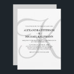 Invitation Monogramme classique moderne vertical en Mariage g<br><div class="desc">Ces invitations de mariage élégantes affichent votre monogramme dans un grand texte moderne couleur gris clair sur un arrière - plan blanc. Un look simple et élégant pour votre mariage moderne.</div>