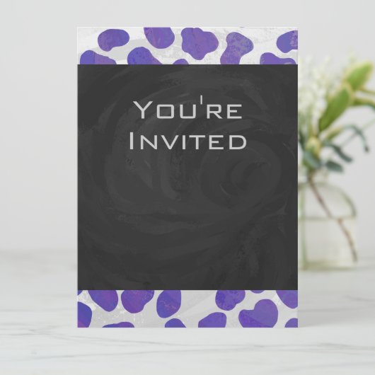 Invitation Monogramme Dalmatien violet et blanc (Debout devant)