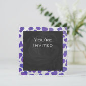 Invitation Monogramme Dalmatien violet et blanc (Debout devant)