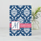 Invitation Monogramme de la marine Blue Damask Pin (Debout devant)