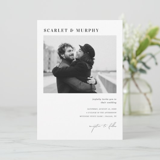 Invitation Monogramme photo noir simple et Mariage de script (Debout devant)