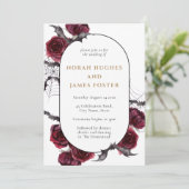 Invitation Moody Arch Floral Bourgogne Noir Halloween Mariage (Debout devant)