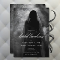 Moody Dark Ghost Bride dans Mist Bridal Luncheon