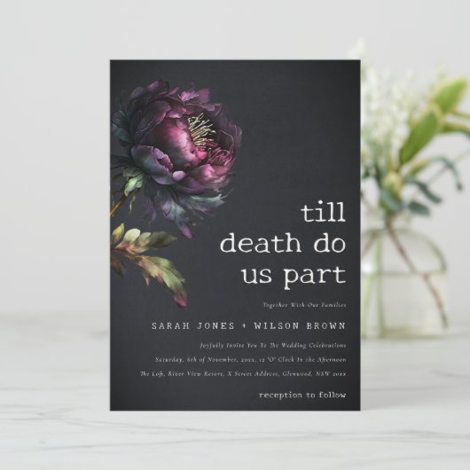 Invitation Moody Gothic violet foncé Mariage de pivoine noire (Debout devant)