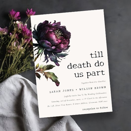 Invitation Moody Gothic violet foncé Mariage de pivoine noire