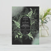 Invitation Moody Night Misty Fog Woodland Green Mariage (Debout devant)