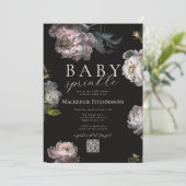 Invitation Moody Peony Dark Floral Baby Sprinkle (Debout devant)