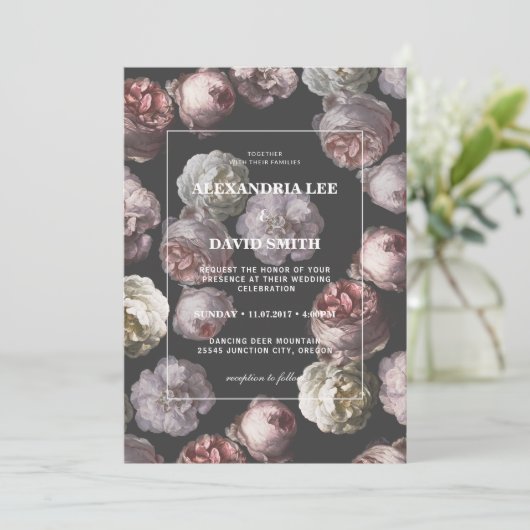 Invitation Moody romantique Delicate noir foncé Mariage flora (Debout devant)