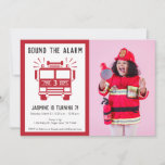 Invitation Moteur d'incendie ou Camion d'incendie Photo Anniv<br><div class="desc">Ces invitations de fête d'anniversaire pour les pompiers ou les pompiers sont parfaits pour votre petit pompier. Vous pouvez facilement ajouter une photo supplémentaire au dos de ce modèle en customisant plus loin. Il y a beaucoup d'autres articles qui vont de pair avec ce thème d'anniversaire dans notre boutique!</div>