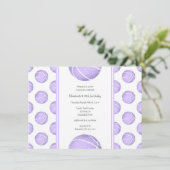 Invitation motif de ballons de basket-ball violets pastel pou (Debout devant)