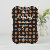 Invitation motif de biscuits à puce de chocolat noir (Debout devant)