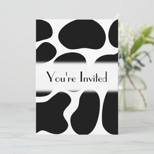 Invitation Motif d'impression de vache noire et blanche. (Debout devant)