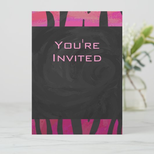 Invitation Motif d'impression monogramme rose et noir (Debout devant)