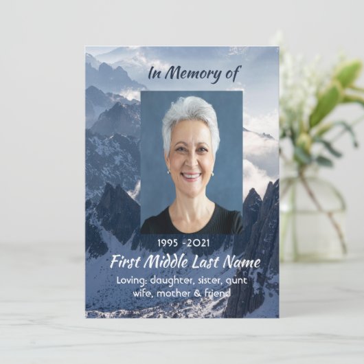Invitation Mountains Alpine Memorial Keepsake (Debout devant)