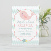 Invitation Narwal rose pastel pour anniversaire (Debout devant)