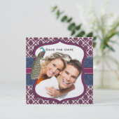 Invitation Navy & Berry Berry Elégant Damask Paon Mariage (Debout devant)