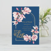 Invitation Navy Blue Blush Pink Magnolia Floral Save the Date (Debout devant)