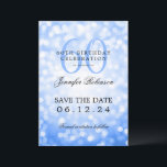 Invitation Navy Blue Bokeh 60th Birthday Enregistrer la date<br><div class="desc">Design élégant "60th Birthday Party" avec lumières Bokeh et nom personnalisé et texte de détails. Facile à utiliser et facile à personnaliser. Commandez aujourd'hui !</div>