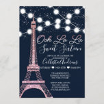 Invitation Navy Paris Tour Eiffel Lumière sur la Parties scin<br><div class="desc">Cette invitation à la fête d'sweet sixteen, élégante et chaleureuse, est parfaite pour un événement branché et élégant. Il présente une parties scintillant rose étincelante rose imitant la tour Eiffel de Paris avec ses lumières blanches et ses confettis en parties scintillant brillante d'argent, au-dessus d'un arrière - plan bleu marine...</div>