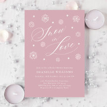 Neige rose poussiéreuse dans l'amour nuptiale de d