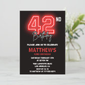 Invitation Neon Black Red Men Sport 42e anniversaire (Debout devant)