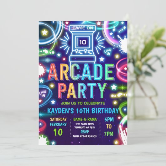 Invitation Neon Glow Retro Arcade Jeu Anniversaire (Debout devant)