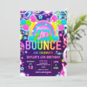 Invitation Neon Glow Tie Dye Bounce House Anniversaire (Debout devant)