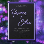 Invitation Neon violet brillant noir moderne Mariage double f<br><div class="desc">Faites sien votre mariage avec ces invitations cool de JessicaAmber. Cette carte comporte des lettres de script de néon brillant, et le nom de la paire mariée dans les lumières. Le lettrage blanc moderne expose les détails du mariage, y compris l'emplacement, la date et l'heure. Au verso se trouve un...</div>