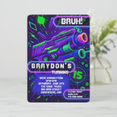 Invitation Nerf Gun Laser Tag GAMING Birthday Party (Debout devant)