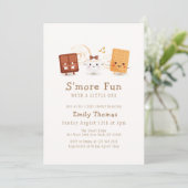 Invitation Neutral mignon Whimsical S'more Baby shower amusan (Debout devant)