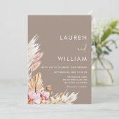 Invitation Neutral Pampas Grass Floral Modern Elegant Wedding (Debout devant)