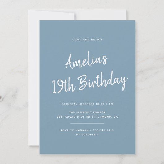 Invitation N'importe quel âge | Dusty Blue Modern Script Anni (Devant)