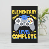 Invitation Niveau élémentaire Complet Jeu Gamer Graduation (Debout devant)