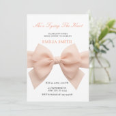 Invitation noir blanc Bow Elle noue la Fête des mariées de no (Debout devant)