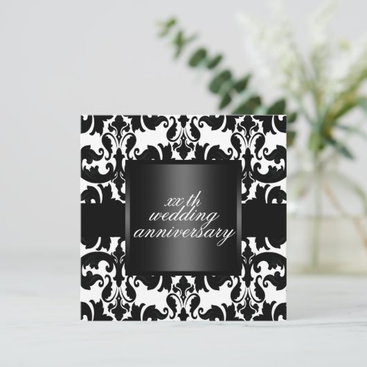 Invitation noir et blanc d'anniversaire de mariage (Debout devant)