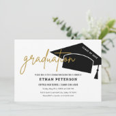 Invitation Noir Minimaliste Lycée Secondaire Graduation (Debout devant)