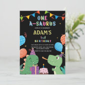 Invitation Noir Premier Anniversaire Dinosaure & Gâteau (Debout devant)