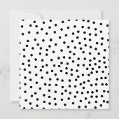 Invitation noire et blanche d'anniversaire de (Dos)