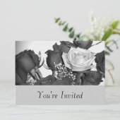 Invitation noire et blanche de rose (Debout devant)