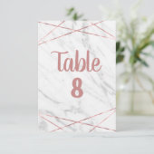 Invitation Nombres de table en triangle or rose marbre blanc (Debout devant)