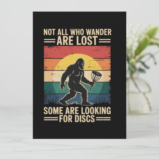 Invitation Not All Who Wander Are Lost Funny Disc Golf Disc (Debout devant)