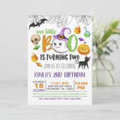 Invitation Notre petit Boo est en train de faire deux invitat (Debout devant)