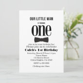 Invitation Notre petit homme premier 1er anniversaire nœud pa (Debout devant)