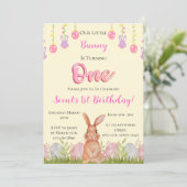 Invitation Notre Petit Lapin Va Devenir Un Anniversaire (Debout devant)