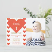 Invitation Notre Petite Amour Coeurs Rouges Fête d'Anniversai (Debout devant)