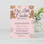 Invitation Notre petite fille biscuit Baby shower de Noël ros (Debout devant)