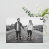 Invitation Notre route commence ici Photo Fiançailles Faire-p (Debout devant)