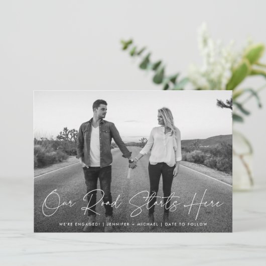 Invitation Notre route commence ici Photo Fiançailles Faire-p (Debout devant)